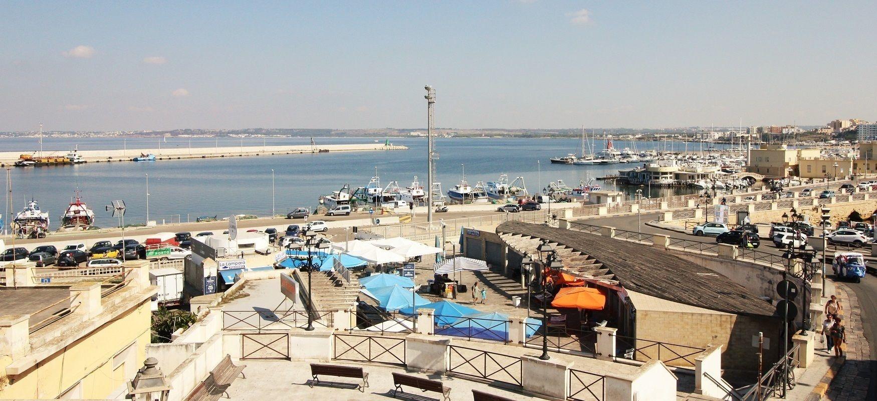 Suite Porta Terra กัลลีโปลี ภายนอก รูปภาพ
