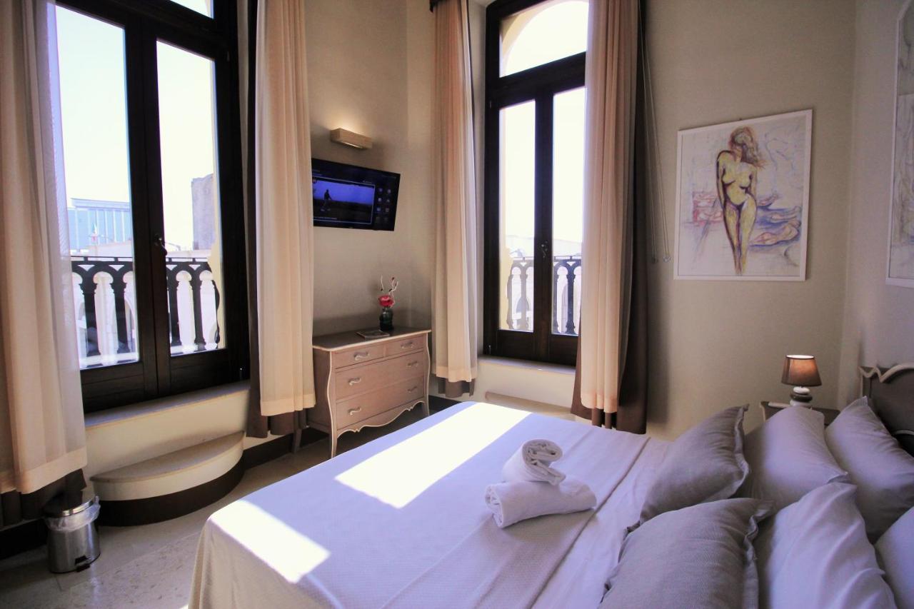 Suite Porta Terra กัลลีโปลี ภายนอก รูปภาพ