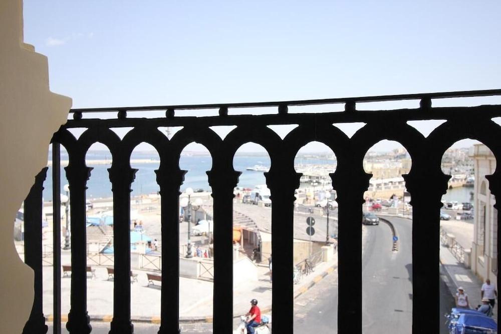 Suite Porta Terra กัลลีโปลี ภายนอก รูปภาพ
